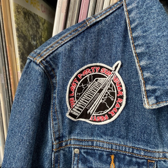 💥HOST PICK💥 👨‍🎤🤘Super Cool PATCHED UP Bershka Denim Jean Jacket 🤘👨‍🎤 - Picture 6 of 16